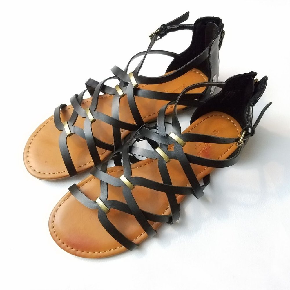 Womens Black Gladiator Buckle Sandals-8Wide